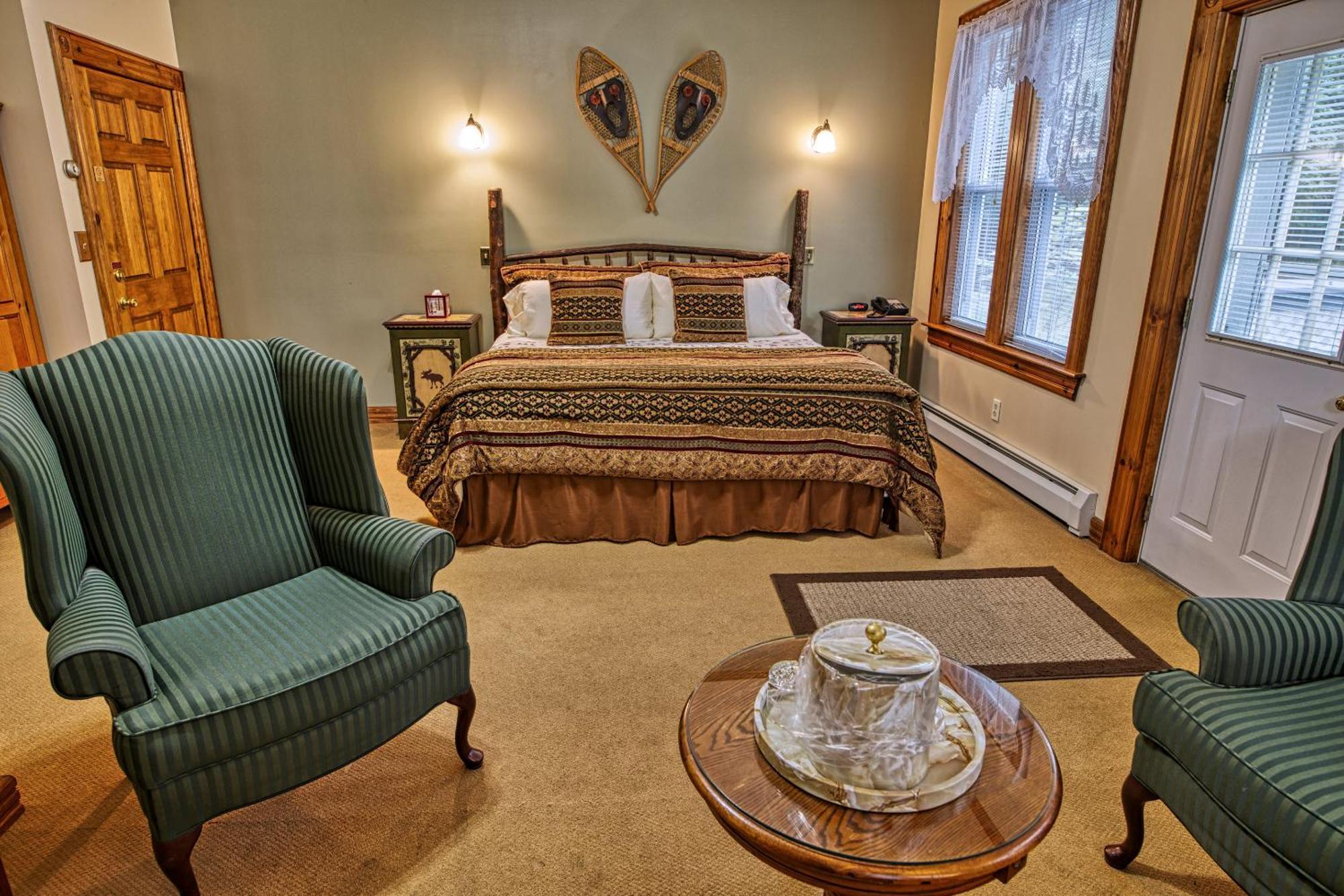 Rockwell Falls Inn And Wine Bar Lake Luzerne Ruang foto