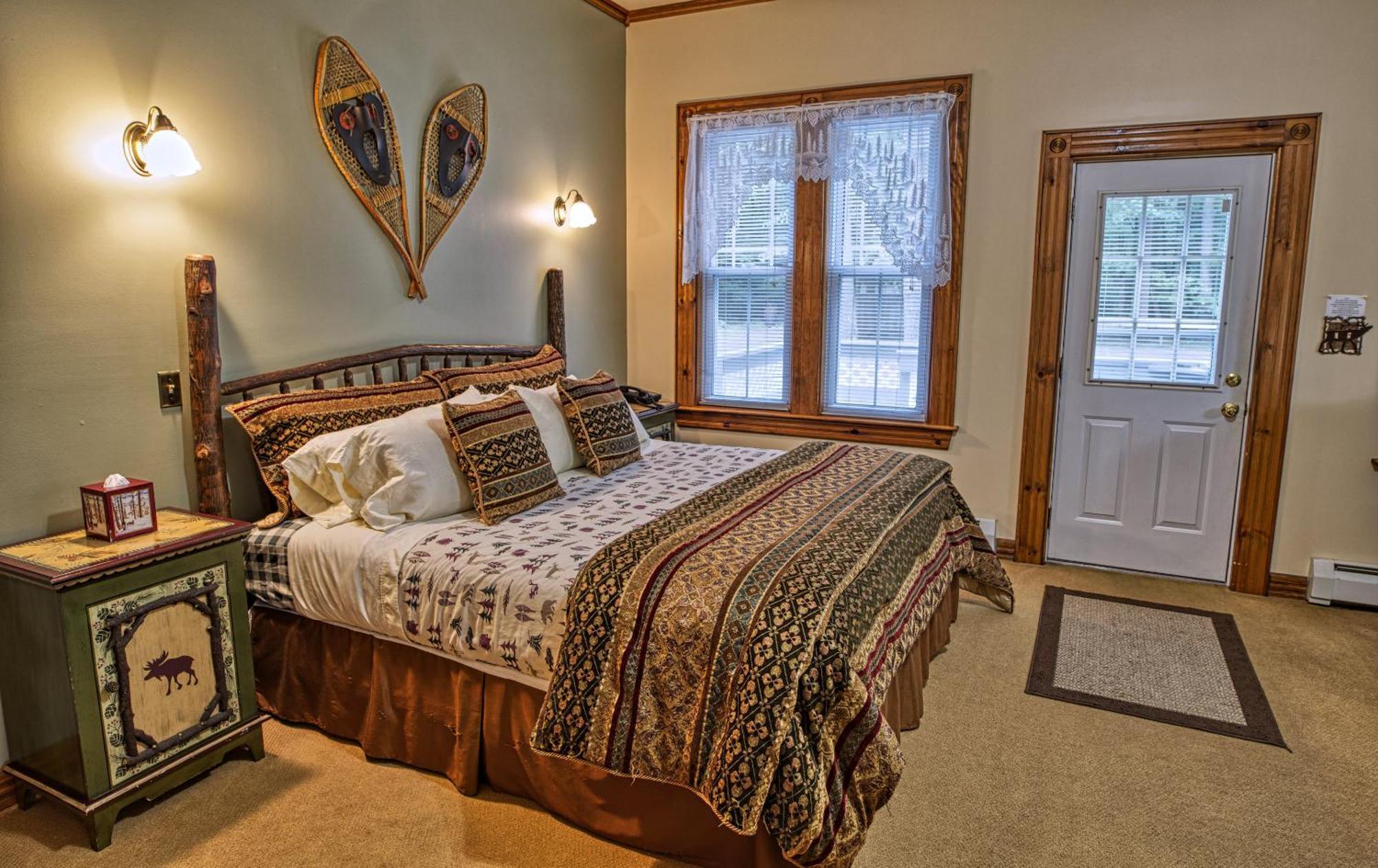 Rockwell Falls Inn And Wine Bar Lake Luzerne Ruang foto