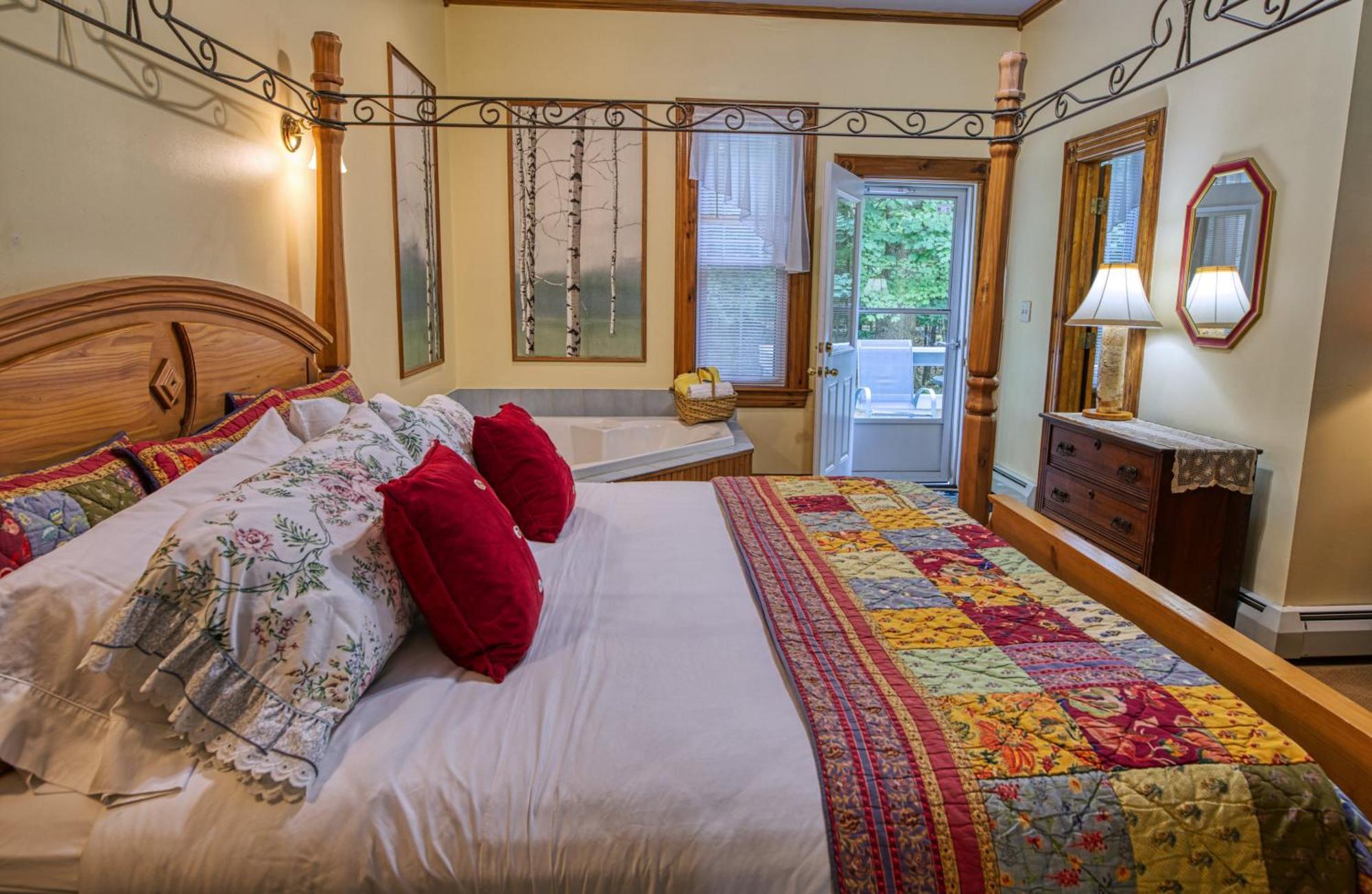 Rockwell Falls Inn And Wine Bar Lake Luzerne Bagian luar foto