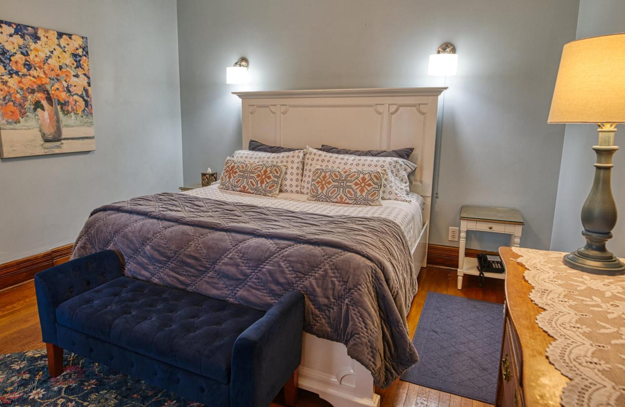 Rockwell Falls Inn And Wine Bar Lake Luzerne Ruang foto