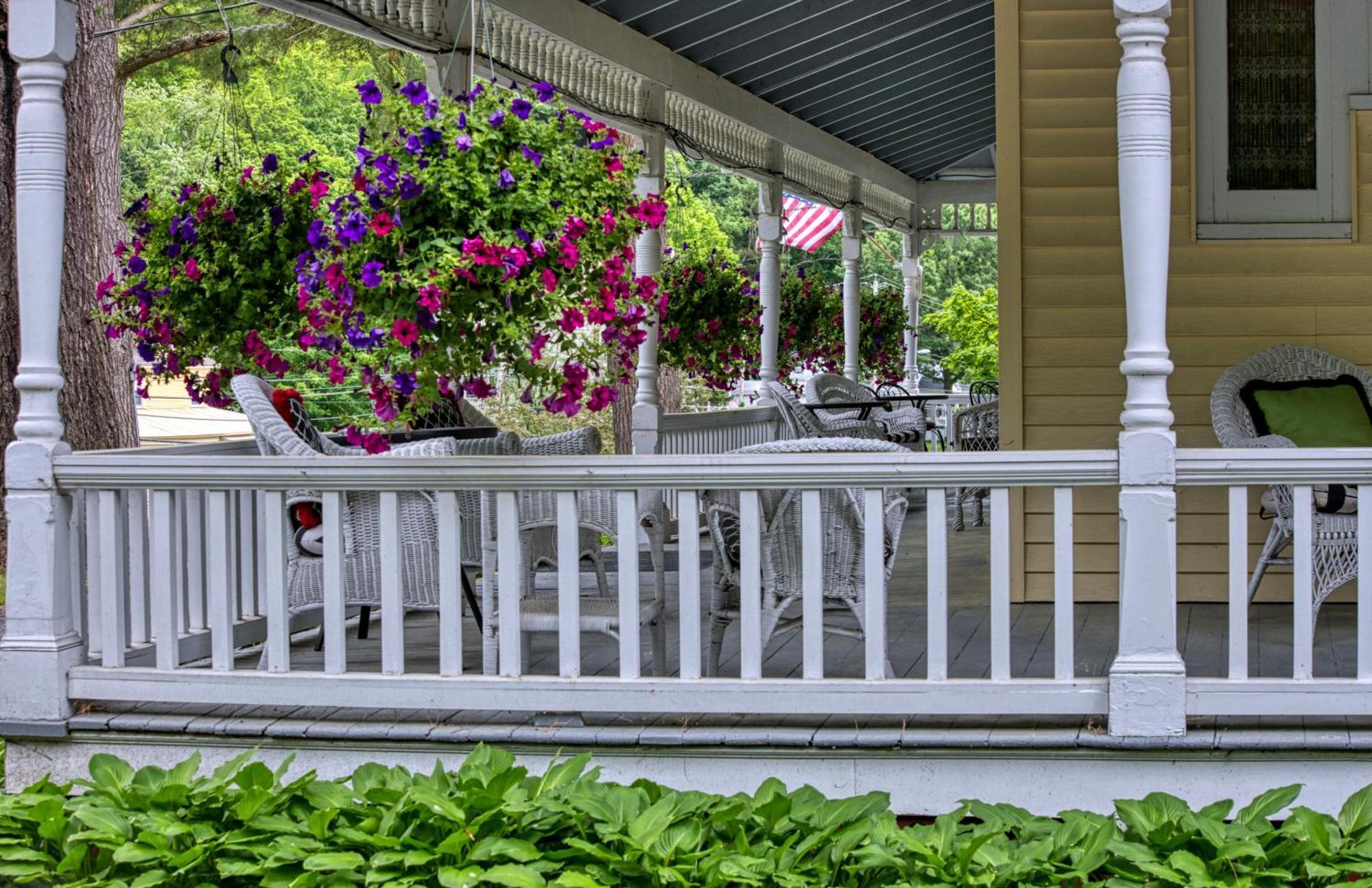 Rockwell Falls Inn And Wine Bar Lake Luzerne Bagian luar foto