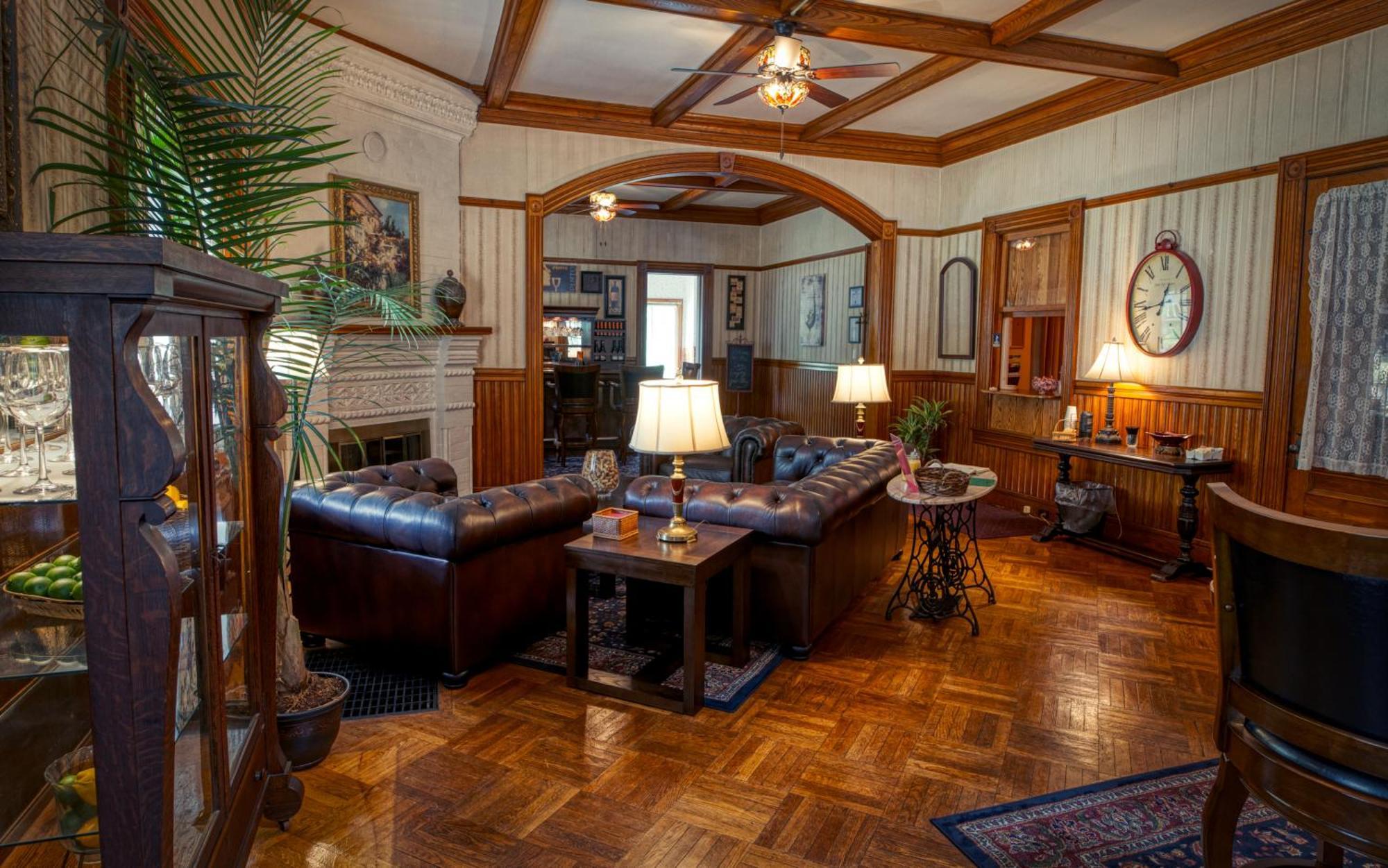 Rockwell Falls Inn And Wine Bar Lake Luzerne Bagian luar foto