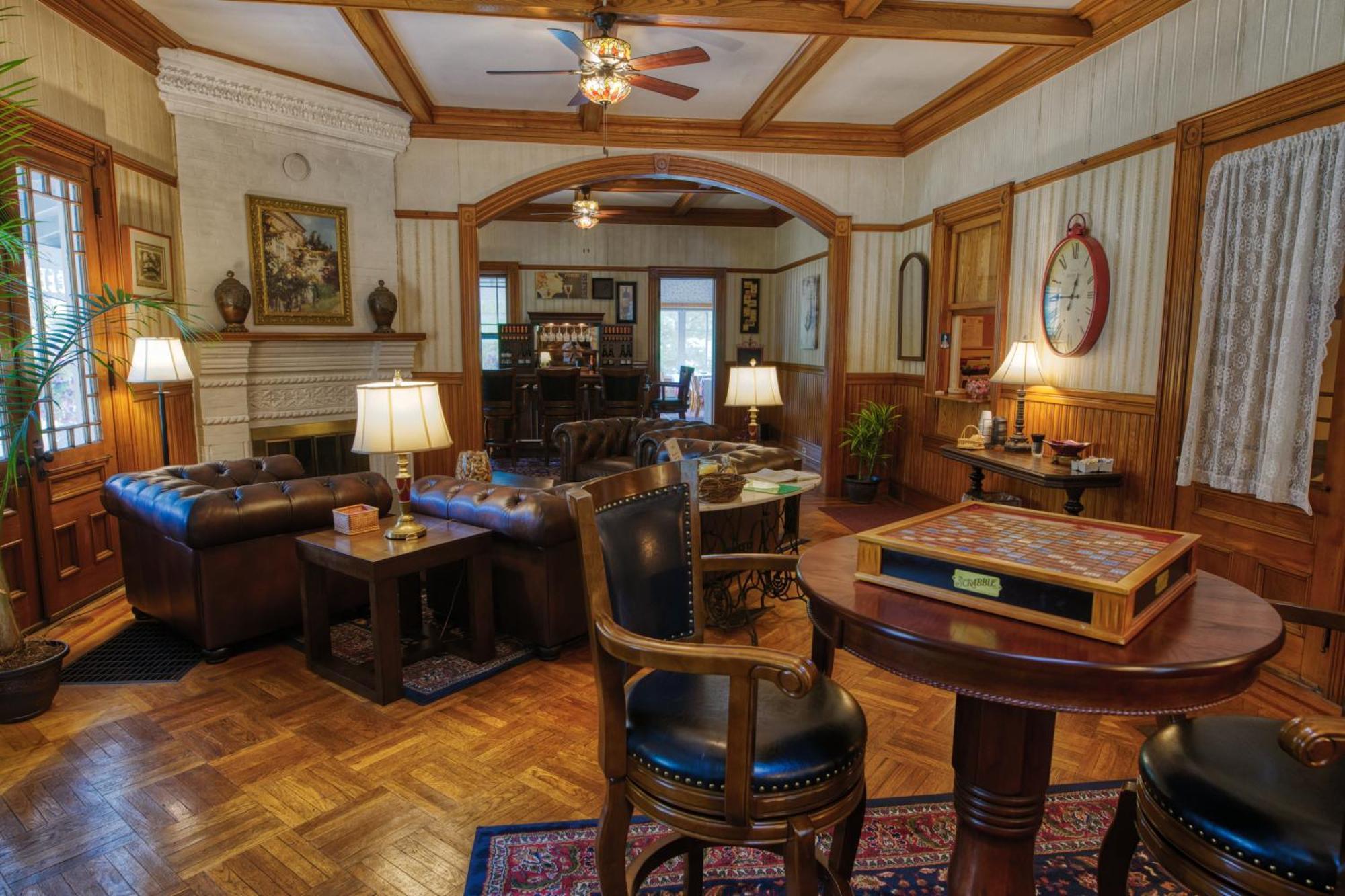 Rockwell Falls Inn And Wine Bar Lake Luzerne Bagian luar foto