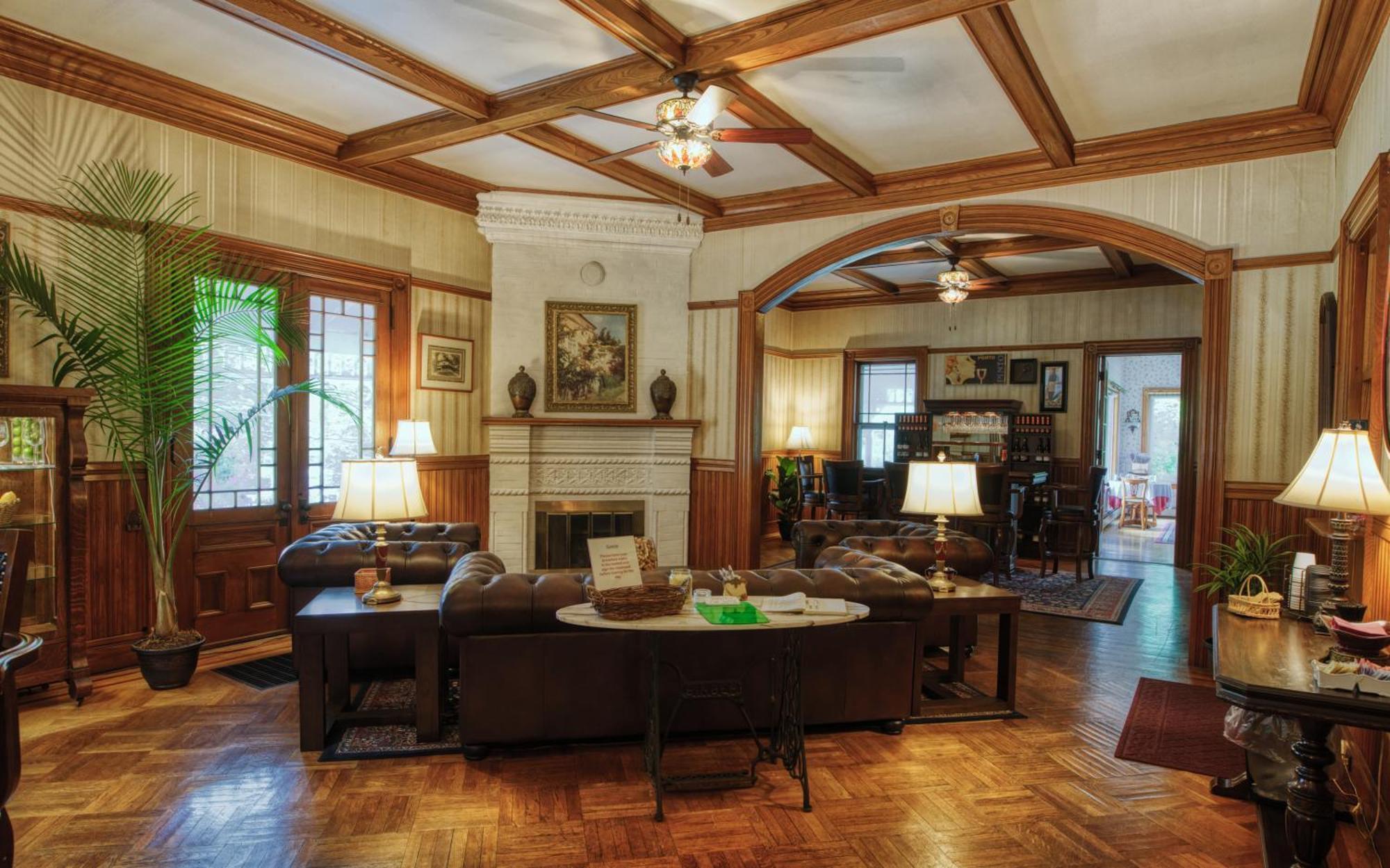 Rockwell Falls Inn And Wine Bar Lake Luzerne Bagian luar foto